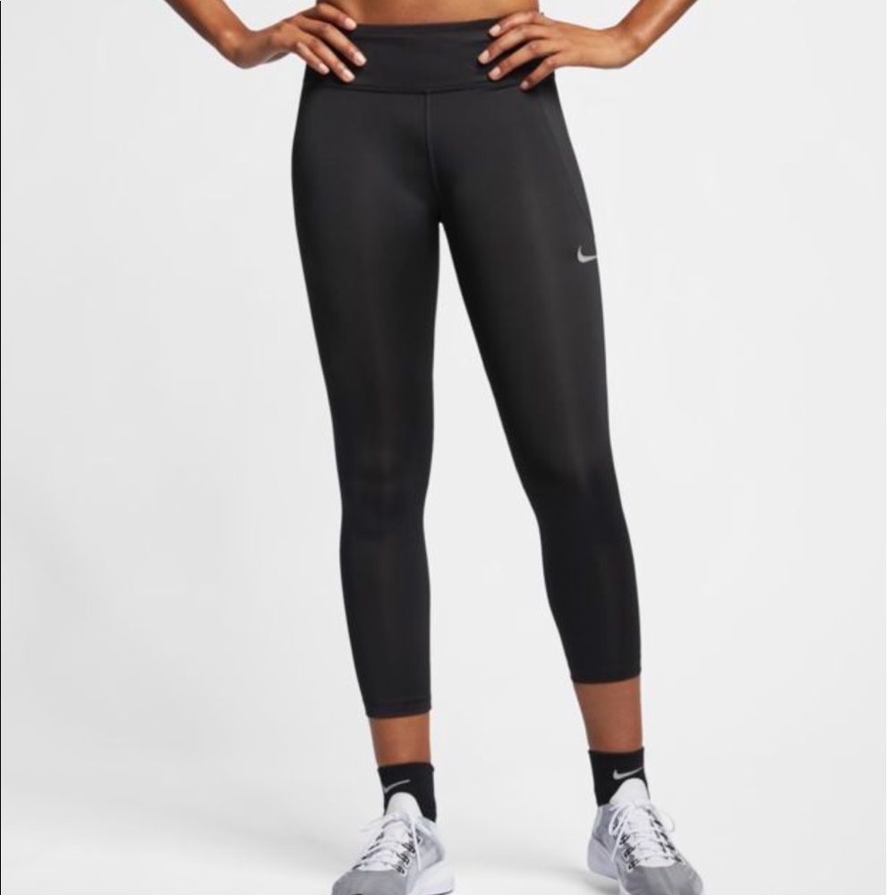nike crop leggings